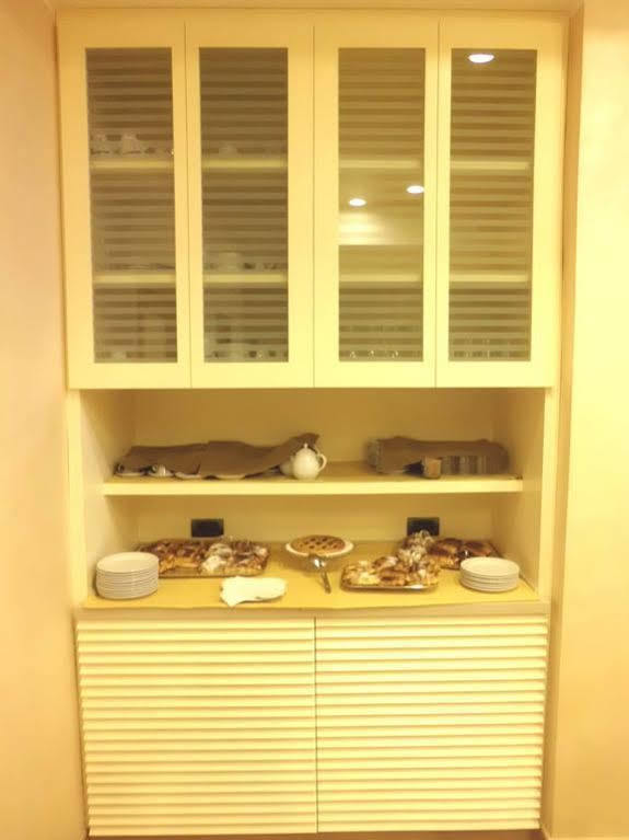 Moderno Hotel 3*